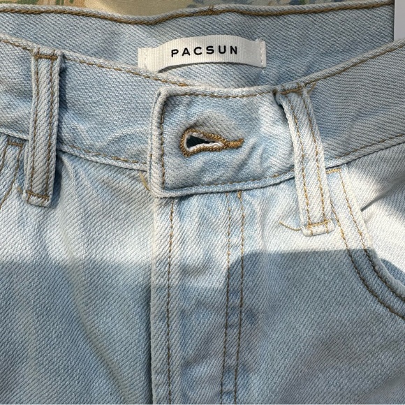 NWT PacSun Vintage Highrise jean shorts 26 - Picture 3 of 4